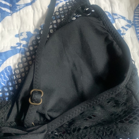NWT BECCA CAPTURE LACE CROCHET BRALETTE BIKINI TOP (BLACK) - Picture 9 of 16